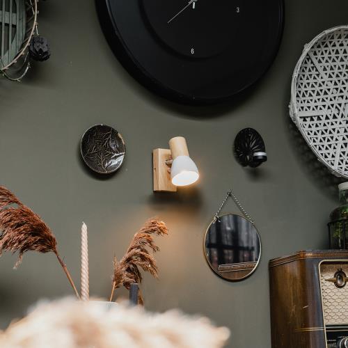 Rustikální nástěnná lampa dřevo s bílou nastavitelnou - Thorin