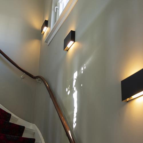 Moderní nástěnná lampa černá - Otan